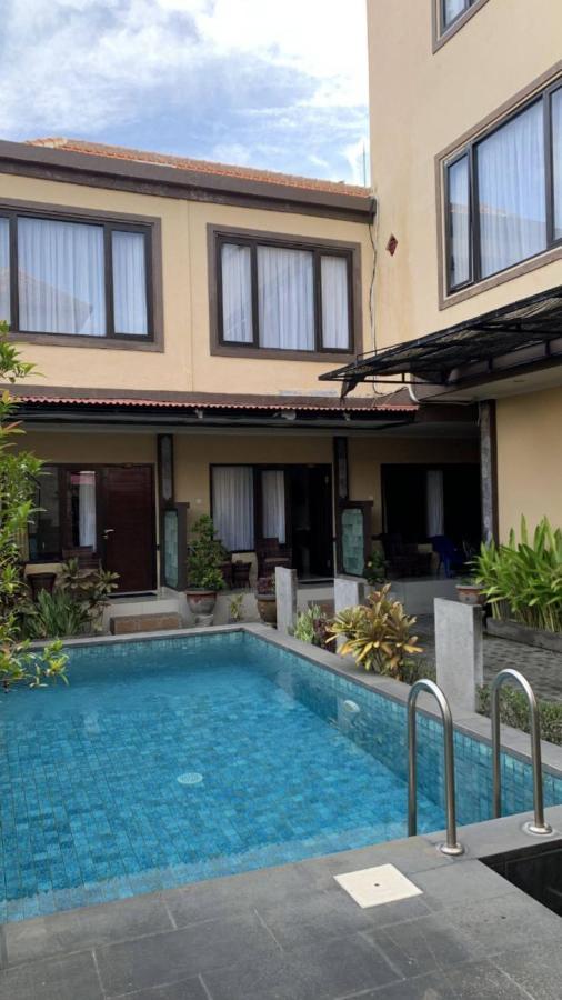 Taxa Uma Guest House Kuta  Ngoại thất bức ảnh